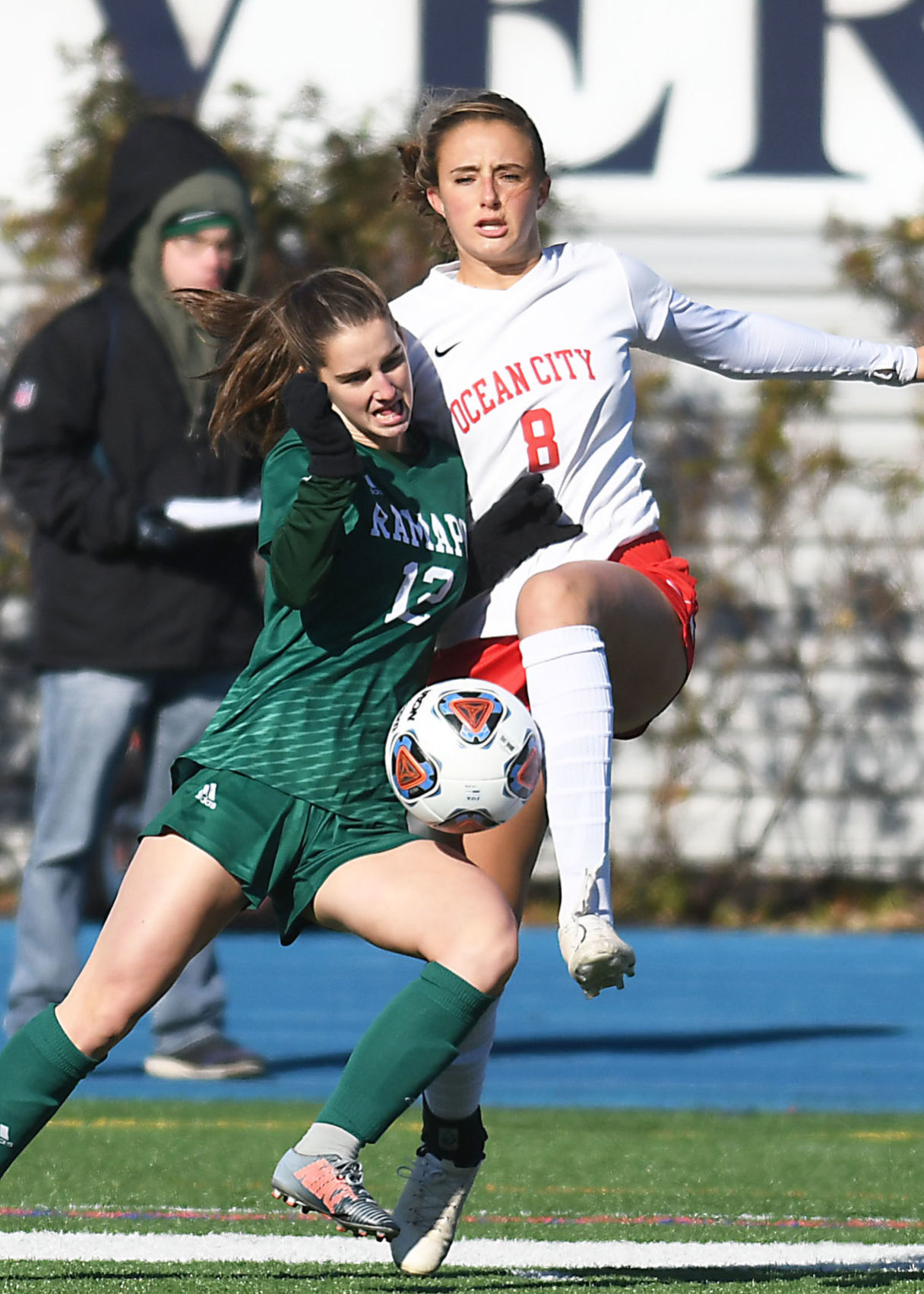 111719_spt_ocgirlssoccer00123699
